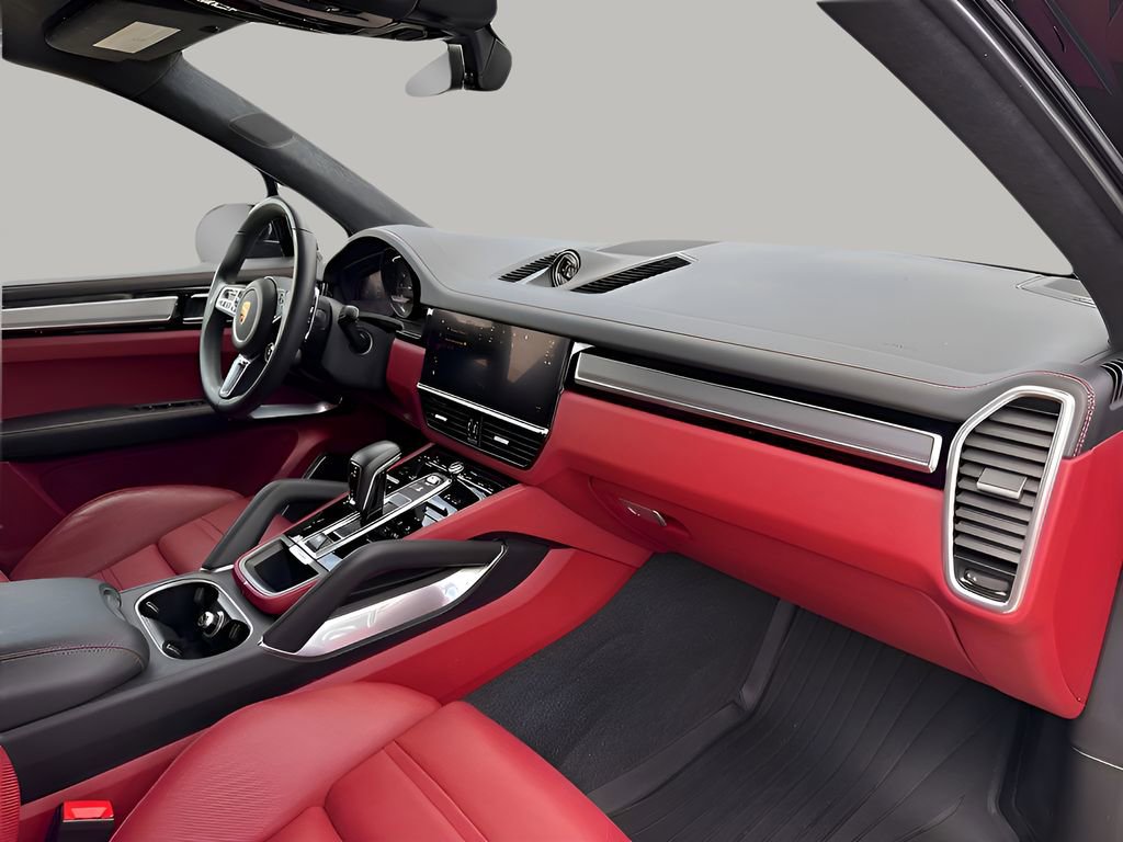Used 2023 Porsche Cayenne Turbo S image 18