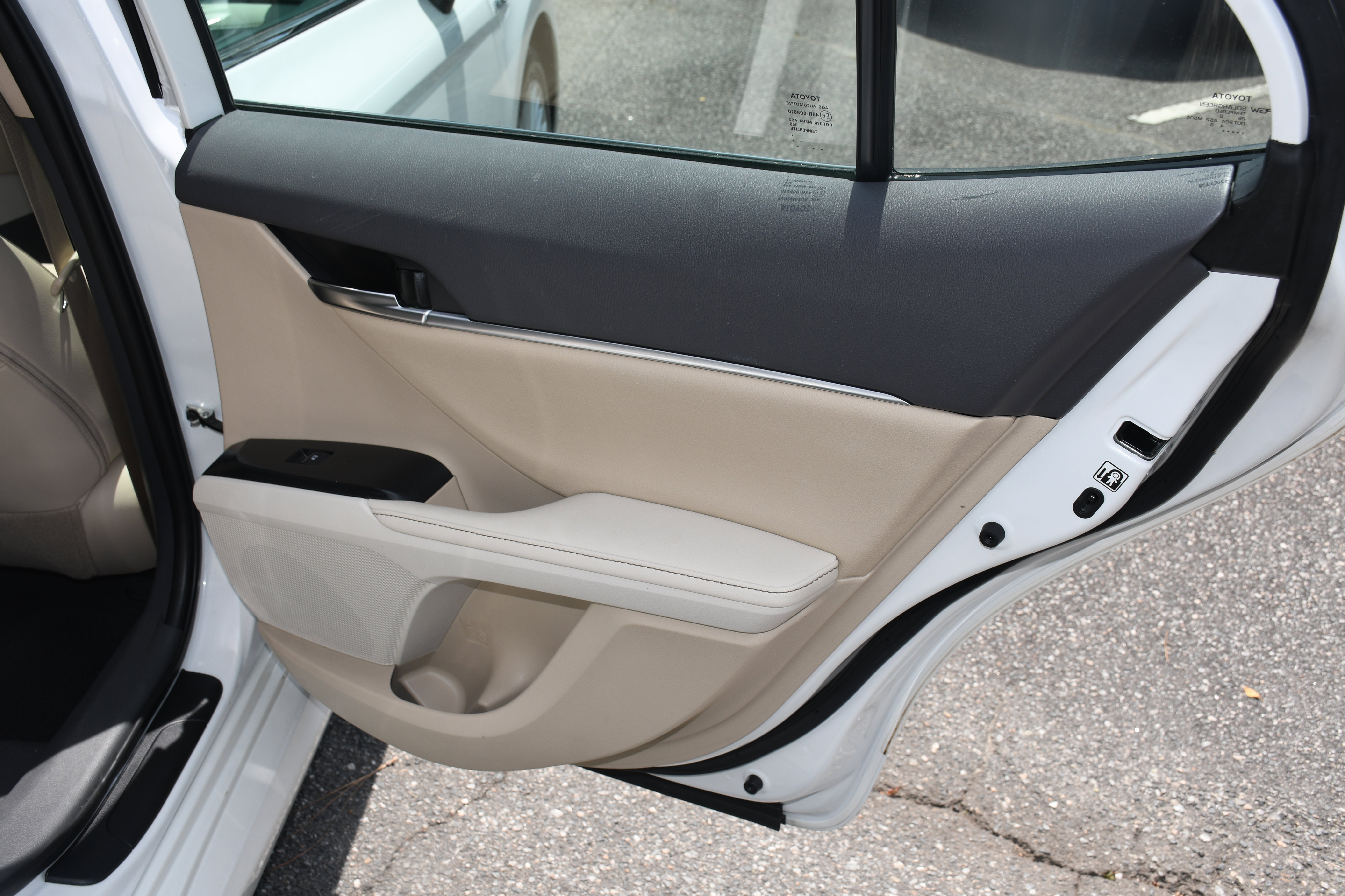 Used 2019 Toyota Camry XLE FWD image 19