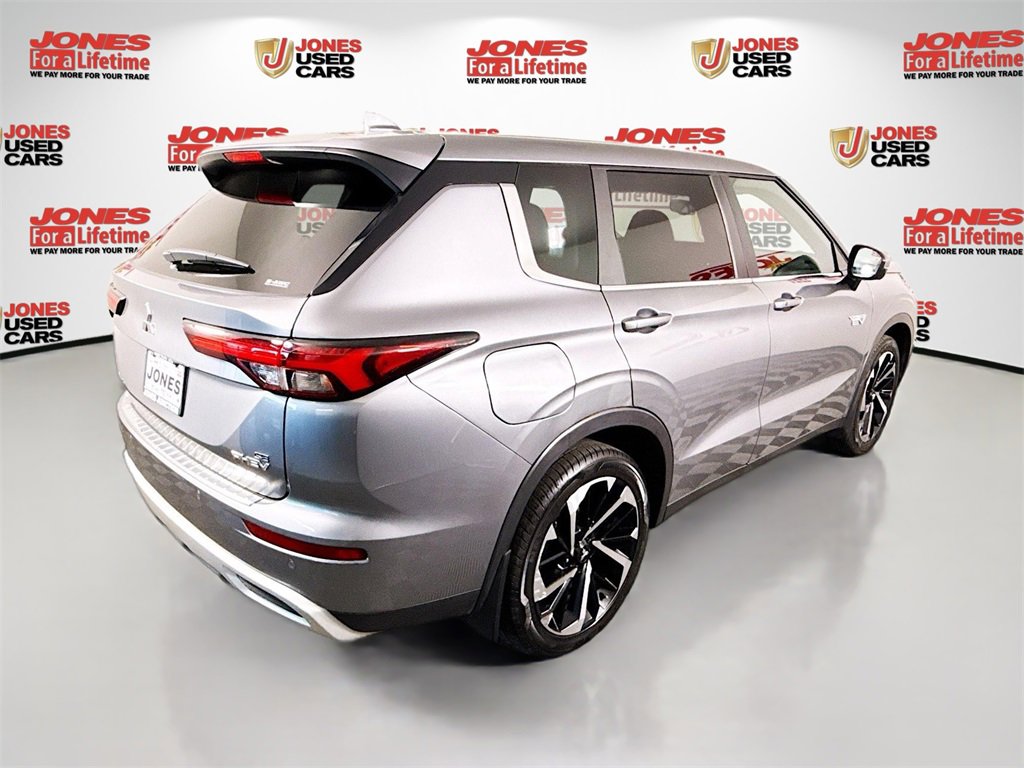 Used 2023 Mitsubishi Outlander SE image 17