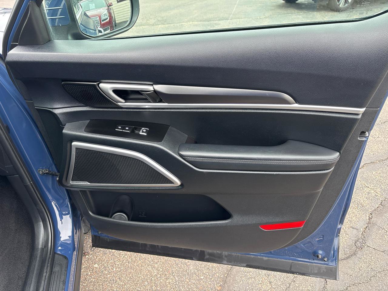 Used 2025 Kia Telluride S AWD/4WD image 40