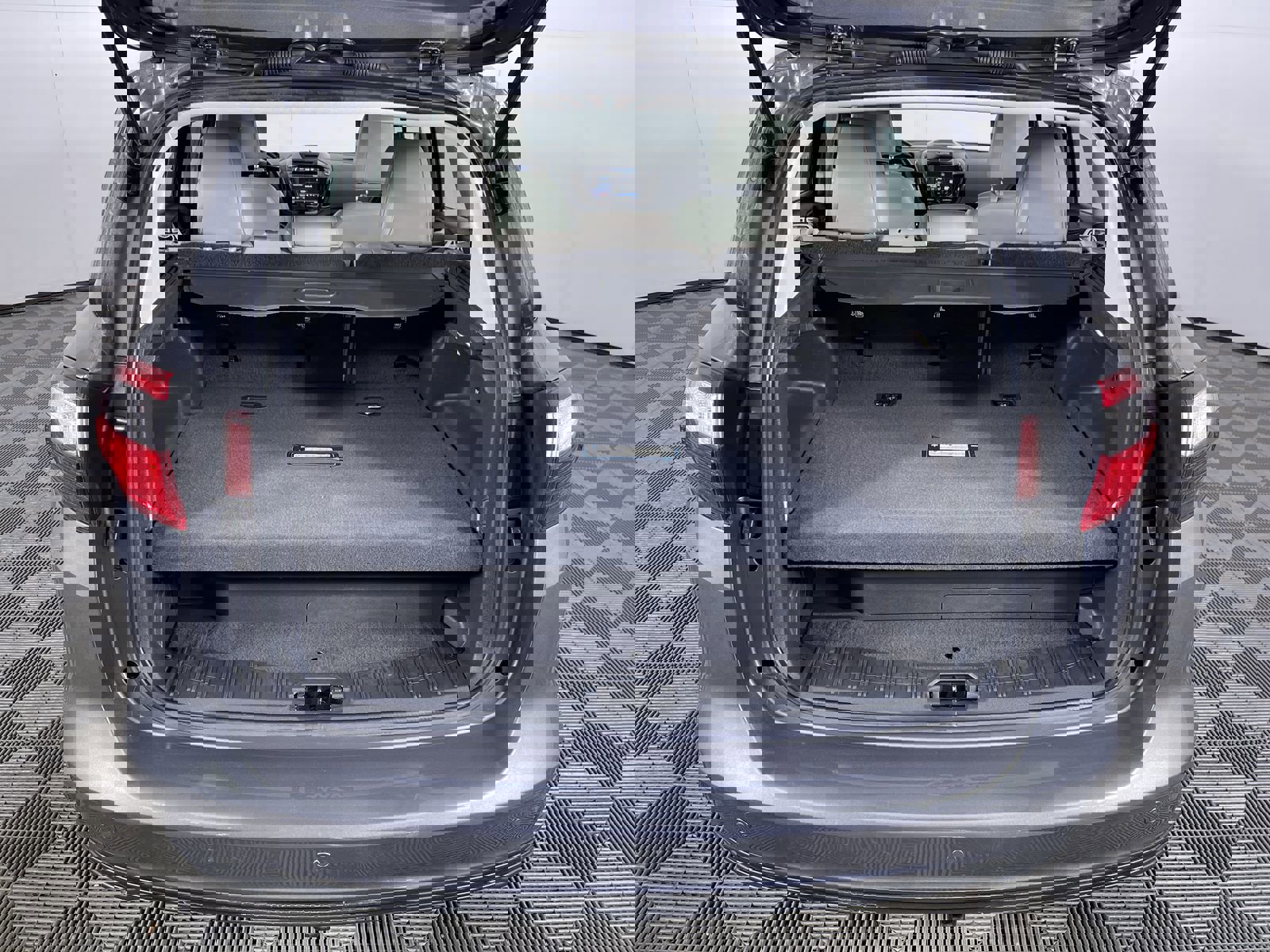 Used 2014 Ford C-MAX Energi SEL w/ Equipment Group 303A image 25