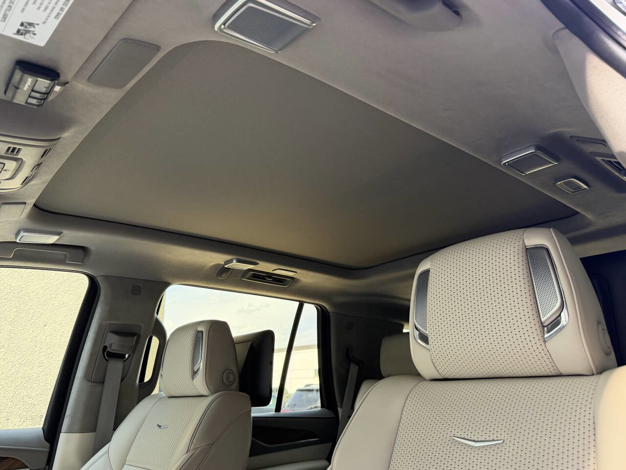 Used 2024 Cadillac Escalade Sport Platinum AWD/4WD image 16