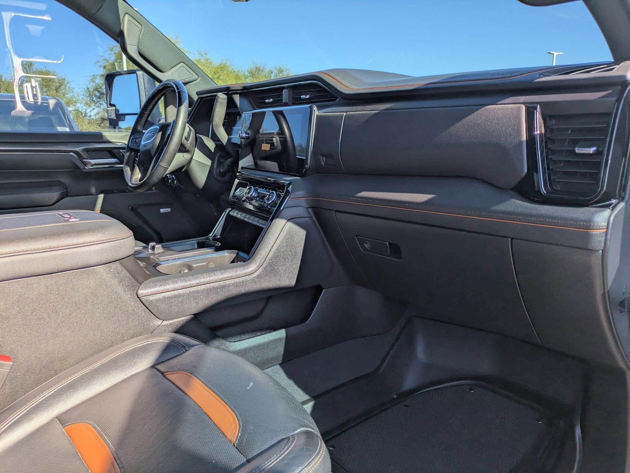 Used 2024 GMC Sierra 2500 AT4 w/ AT4 Premium Plus Package image 29