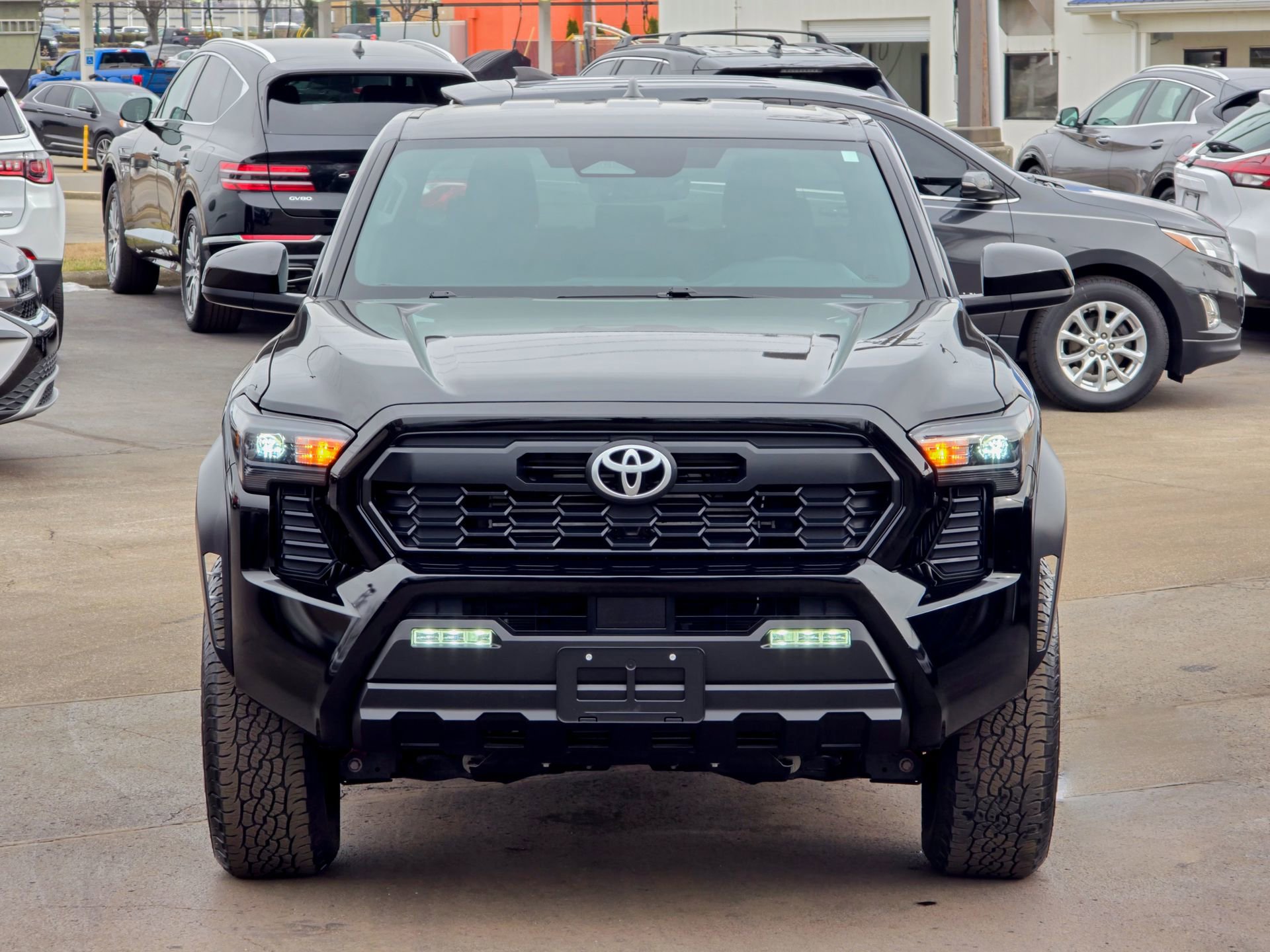 Used 2024 Toyota Tacoma TRD Off-Road image 4