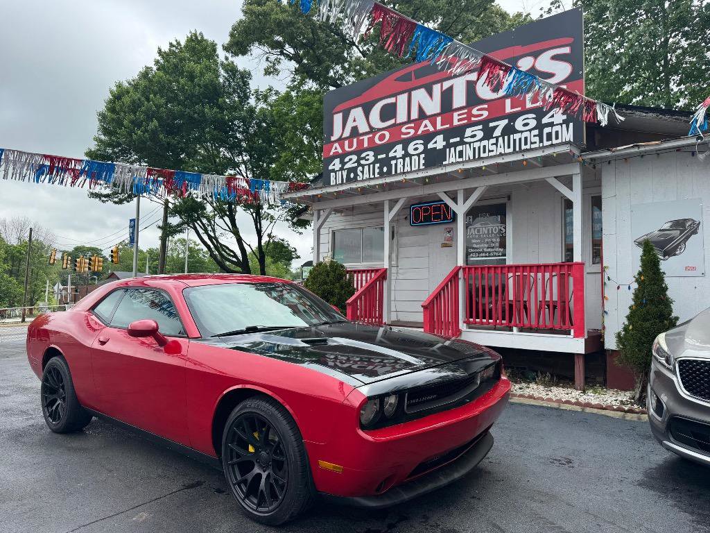 Used 2011 Dodge Challenger RWD image 4