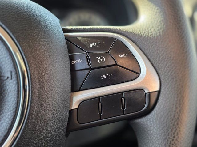 Used 2021 Jeep Renegade Sport image 25