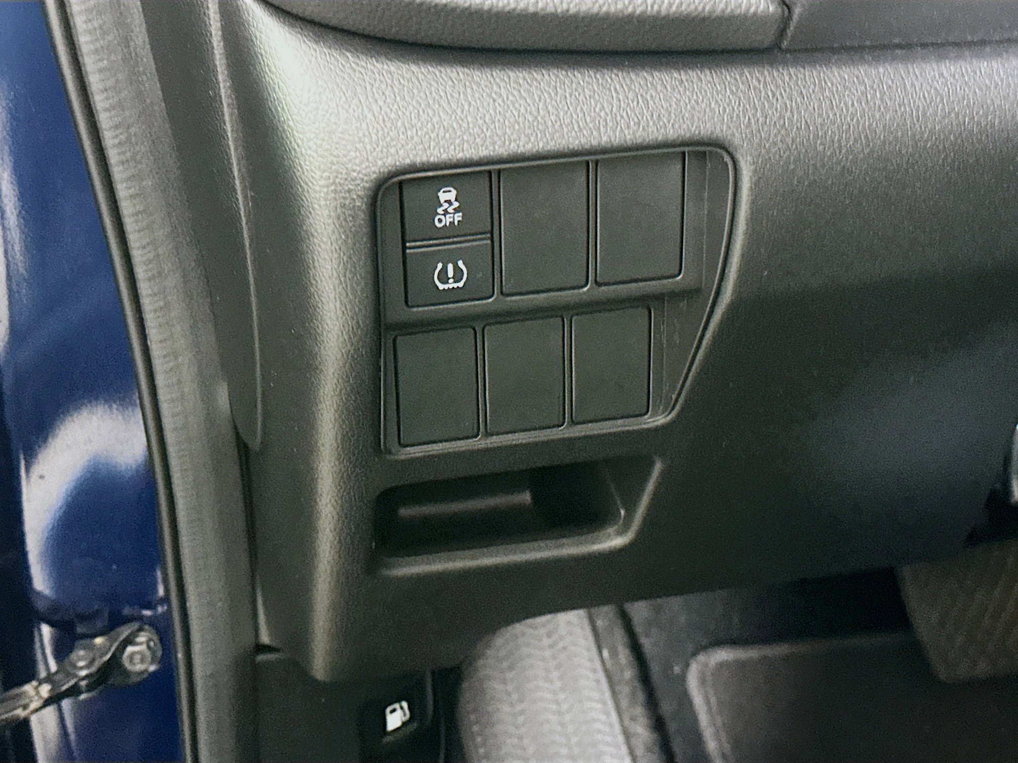 Used 2018 Honda CR-V LX image 16