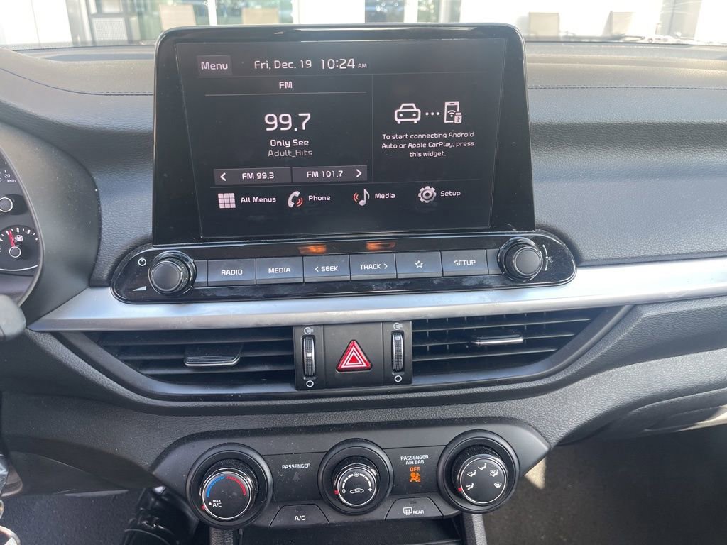 Used 2024 Kia Forte LXS image 4