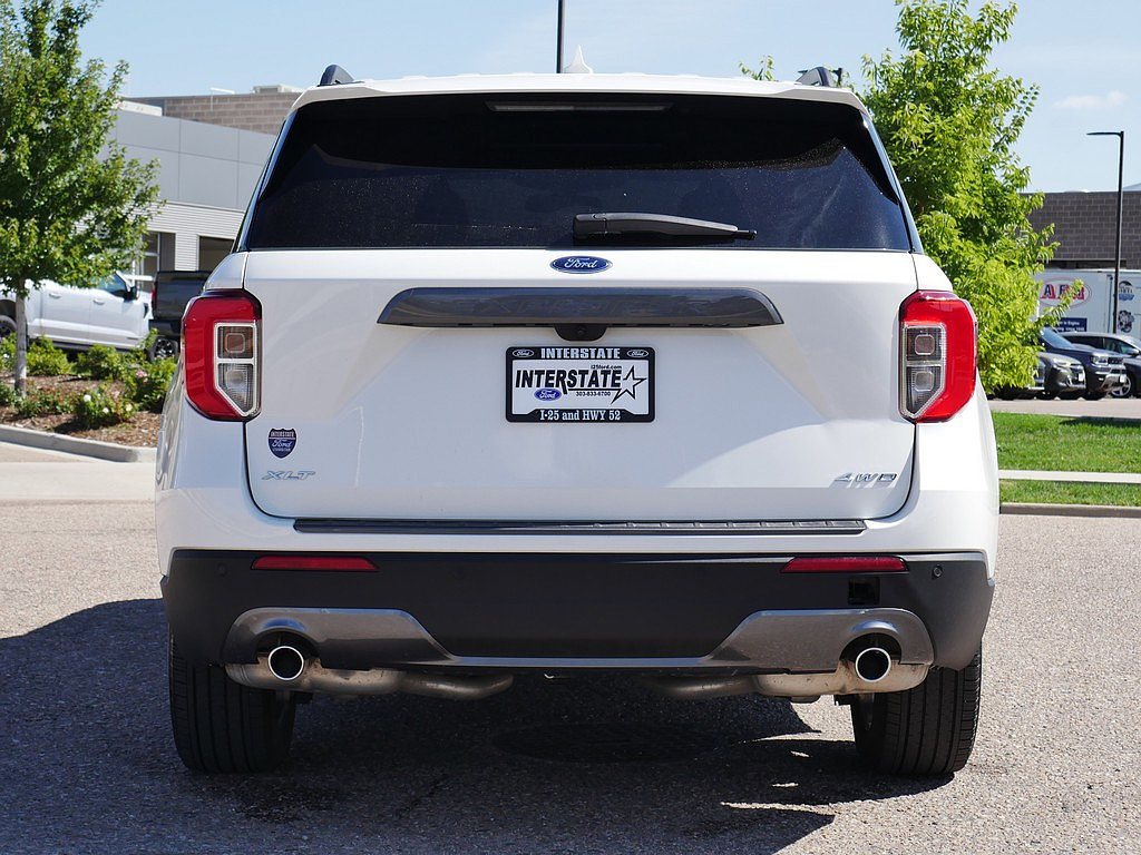 Used 2023 Ford Explorer XLT w/ Equipment Group 202A AWD/4WD image 5