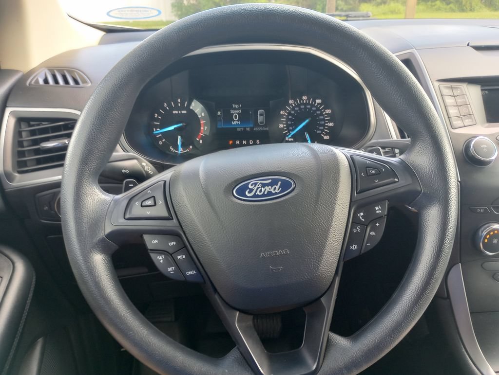 Certified 2018 Ford Edge SE FWD image 27