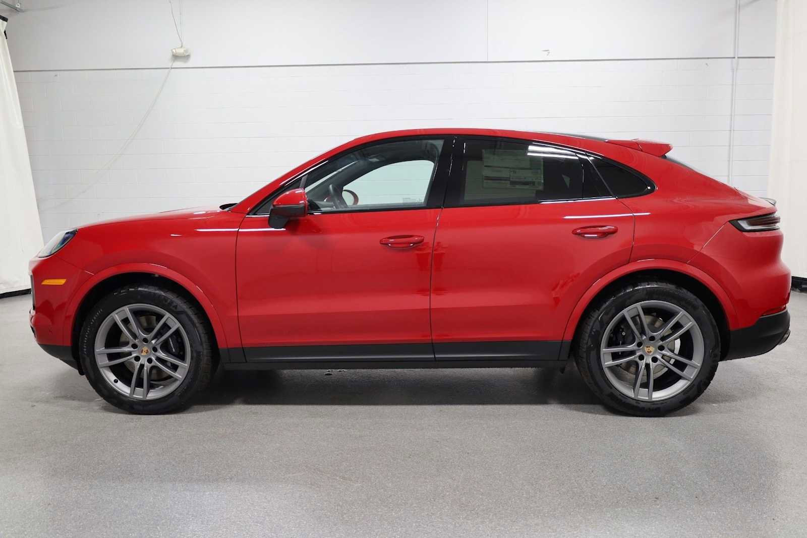 New 2025 Porsche Cayenne Coupe image 2