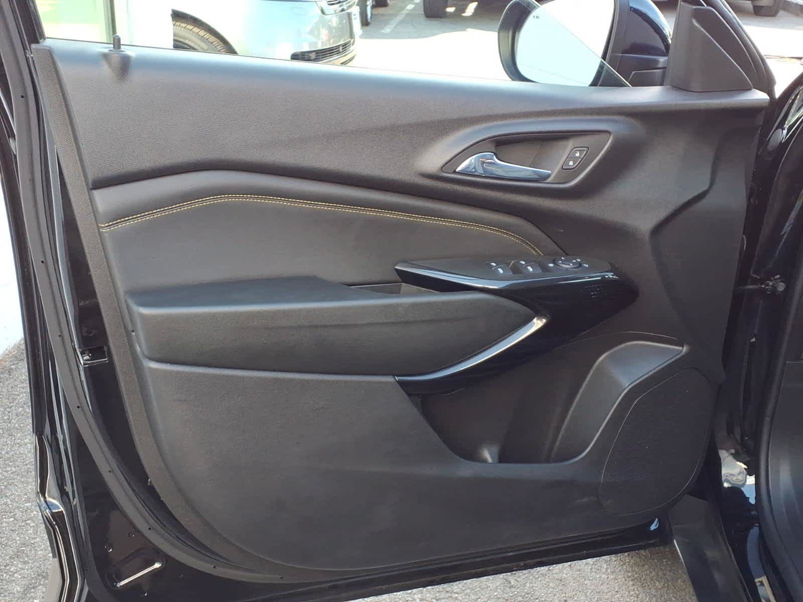 Used 2024 Chevrolet Trax ACTIV w/ Sunroof Package FWD image 10