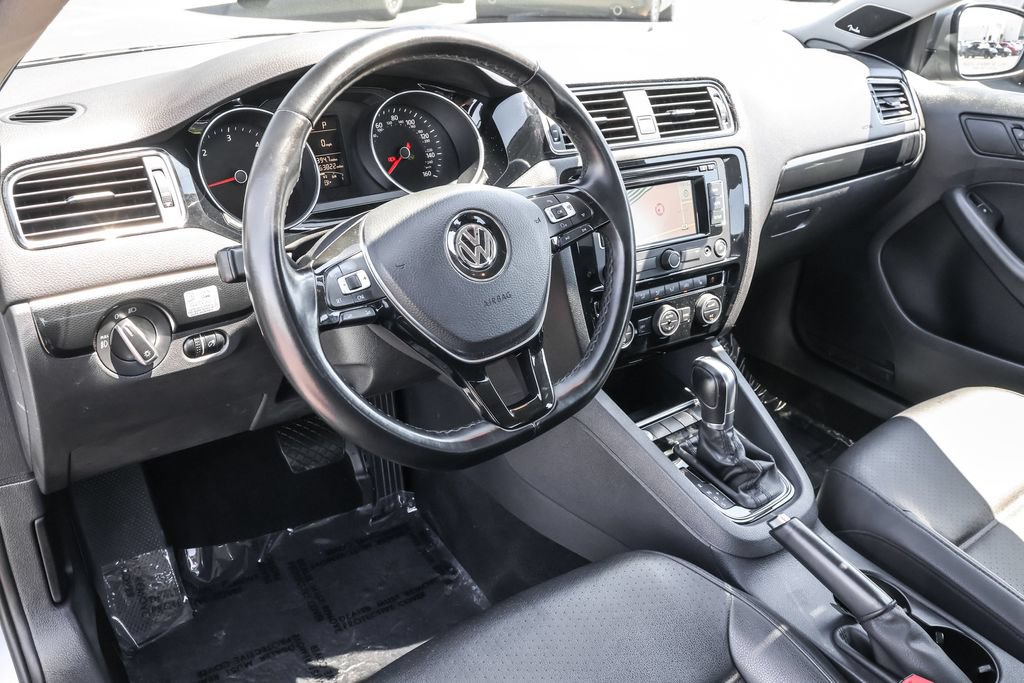 Used 2015 Volkswagen Jetta TDI SEL FWD image 5