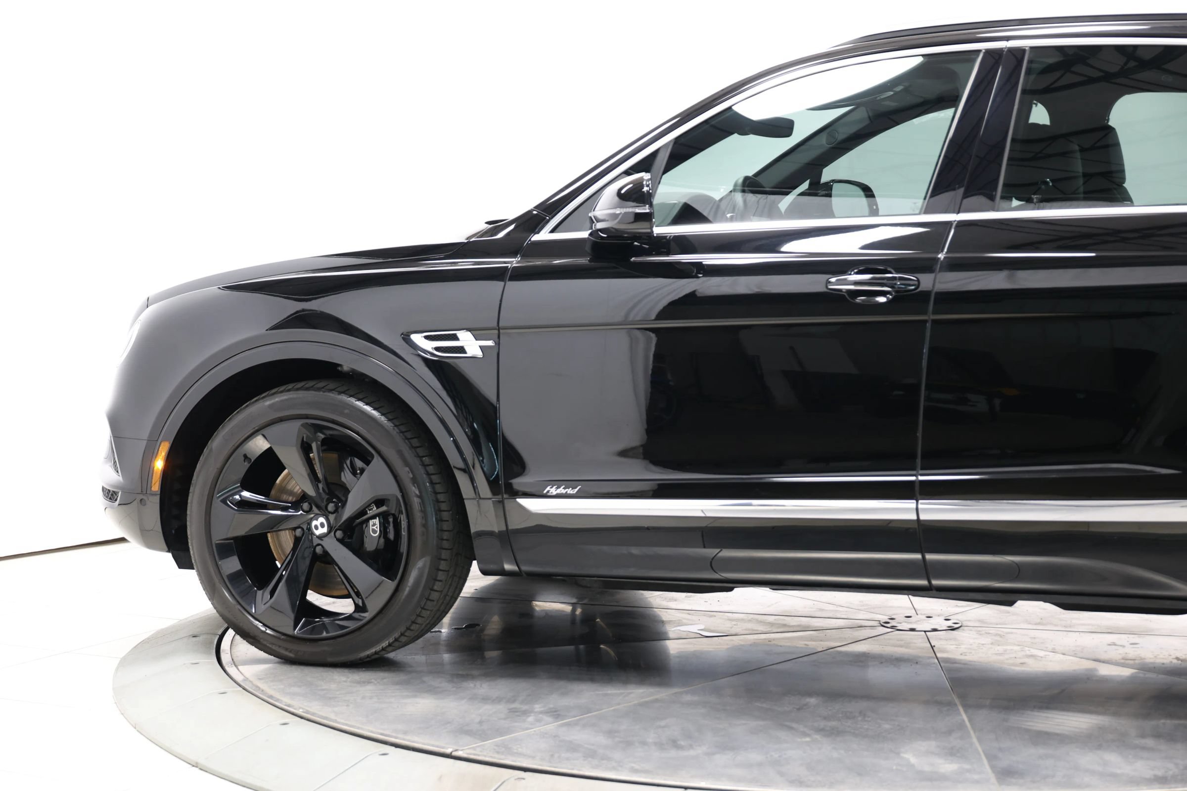 Used 2020 Bentley Bentayga Plug-In Hybrid AWD/4WD image 7