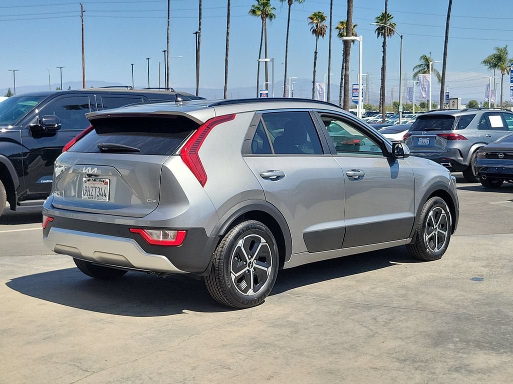Used 2024 Kia Niro EX FWD image 4