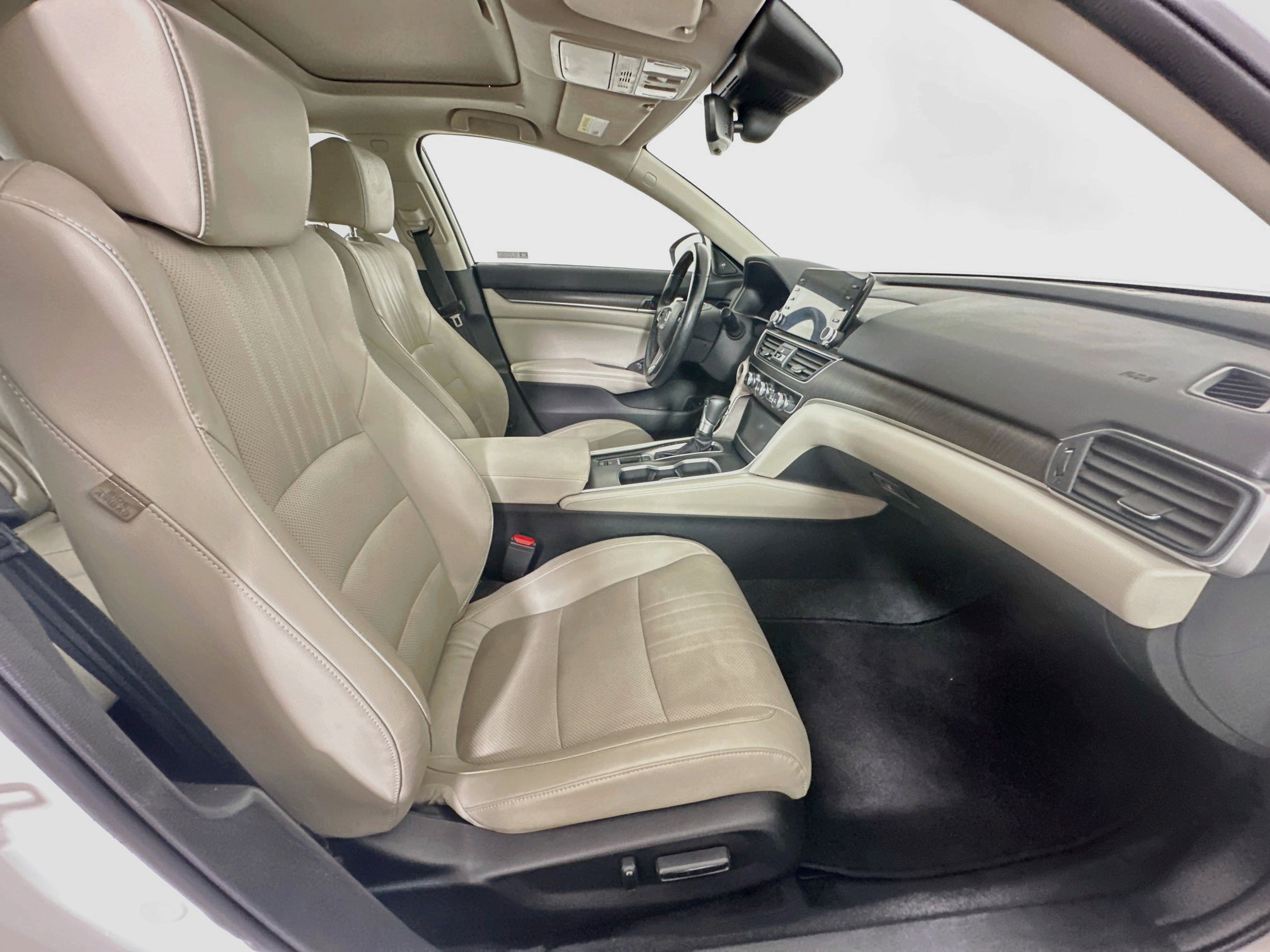 Used 2018 Honda Accord EX-L image 30