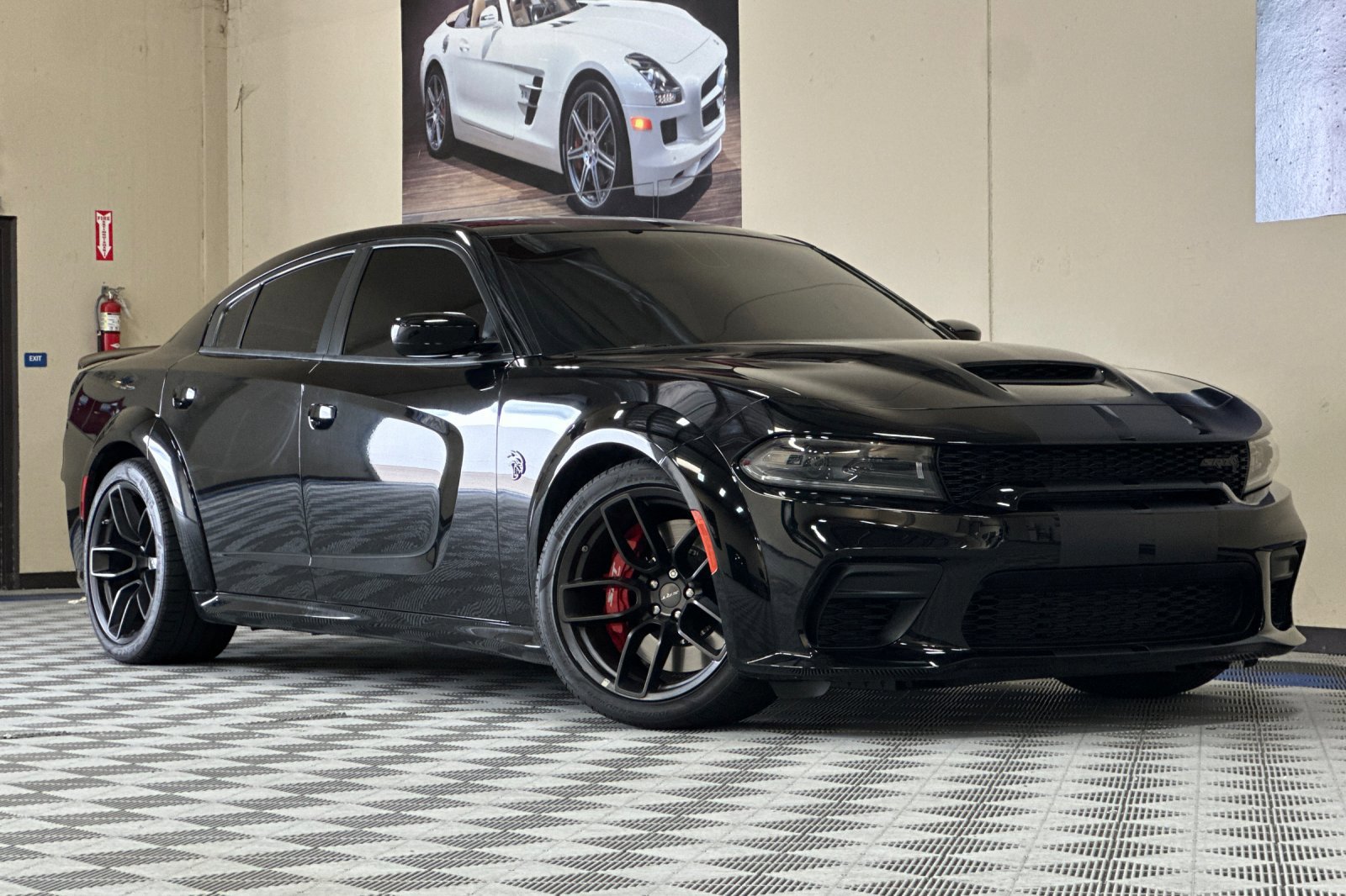 Used 2023 Dodge Charger SRT Hellcat w/ Harman/Kardon Audio Group image 2
