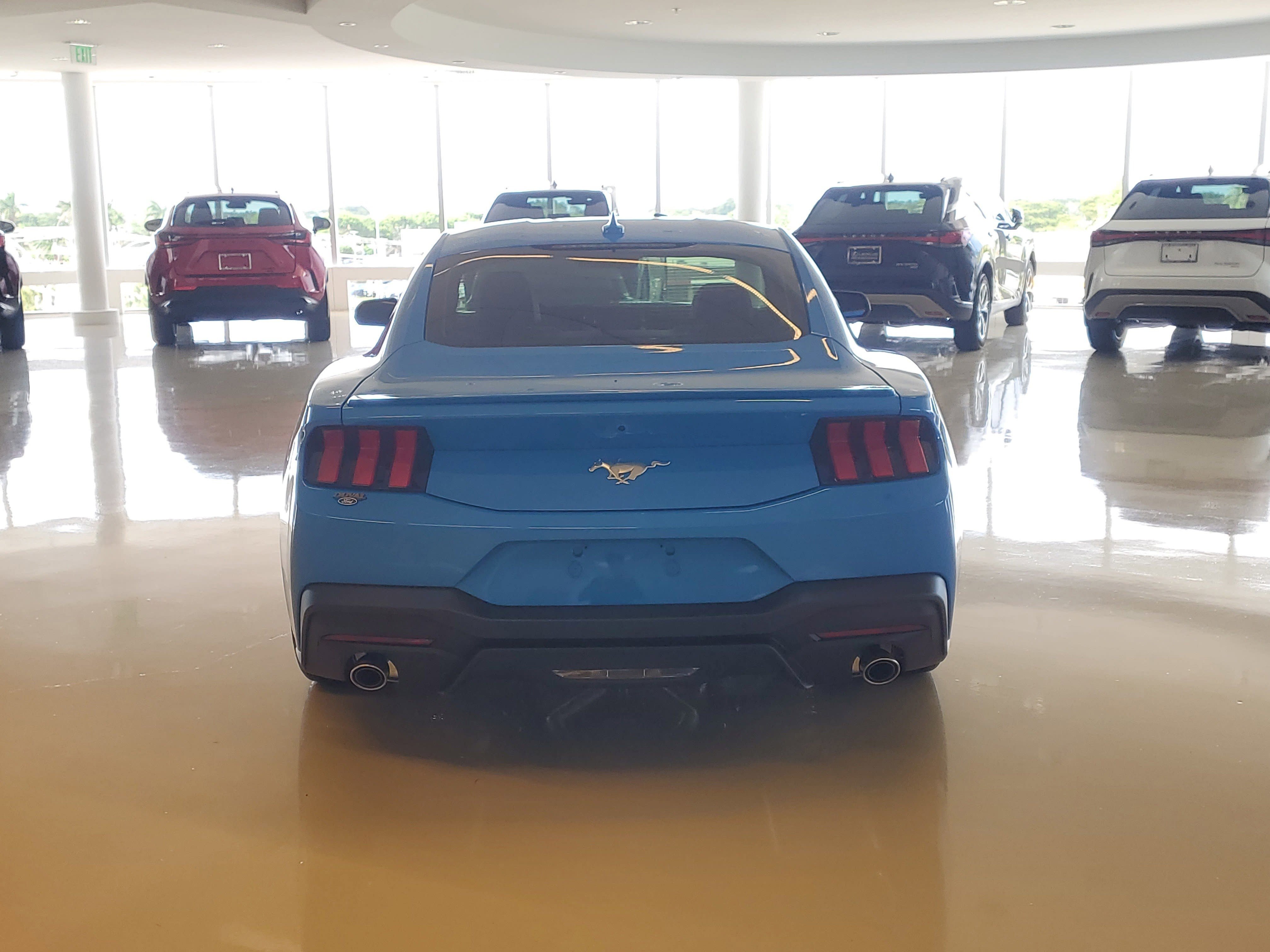 Used 2025 Ford Mustang Premium RWD image 9