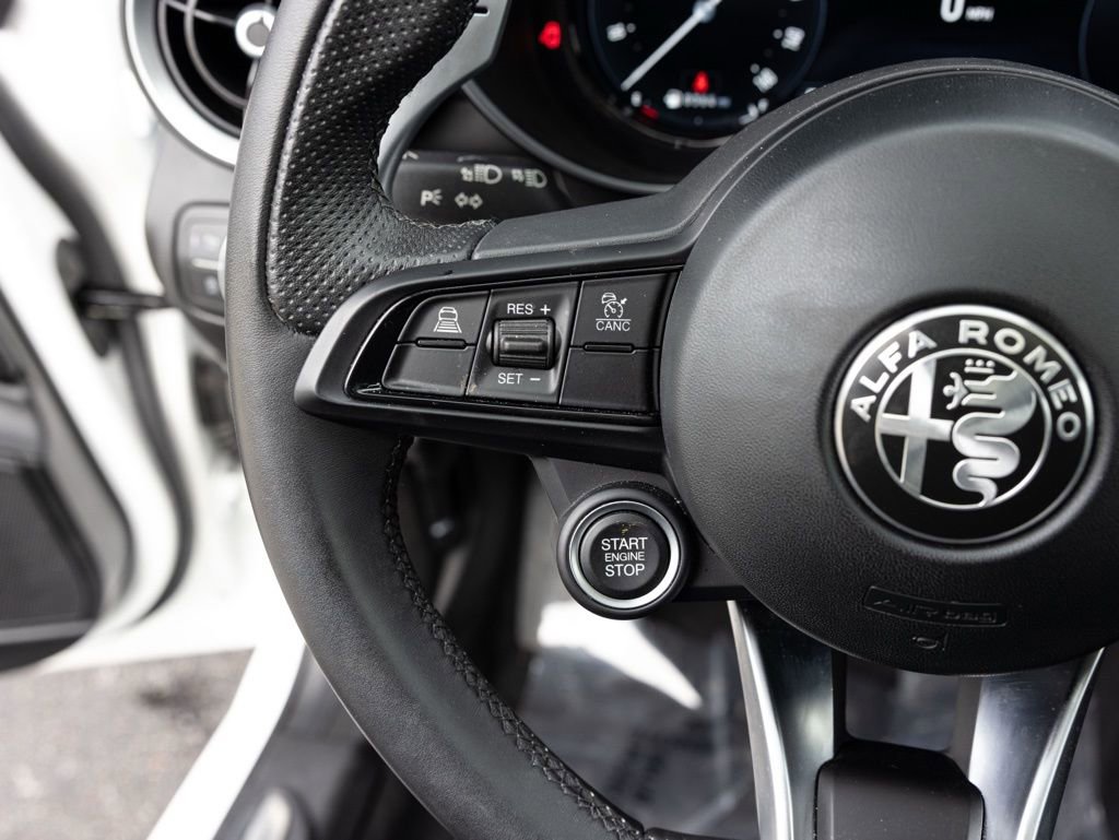 Used 2024 Alfa Romeo Giulia Veloce image 33