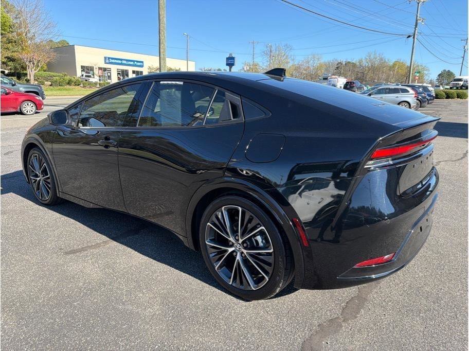 Used 2024 Toyota Prius XLE image 4