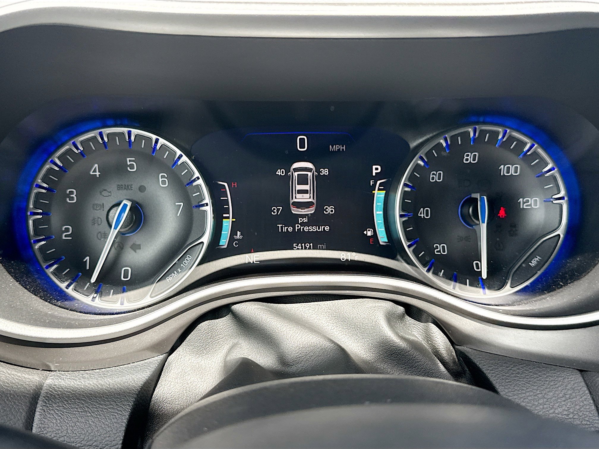 Used 2025 Chrysler Pacifica Select FWD image 37