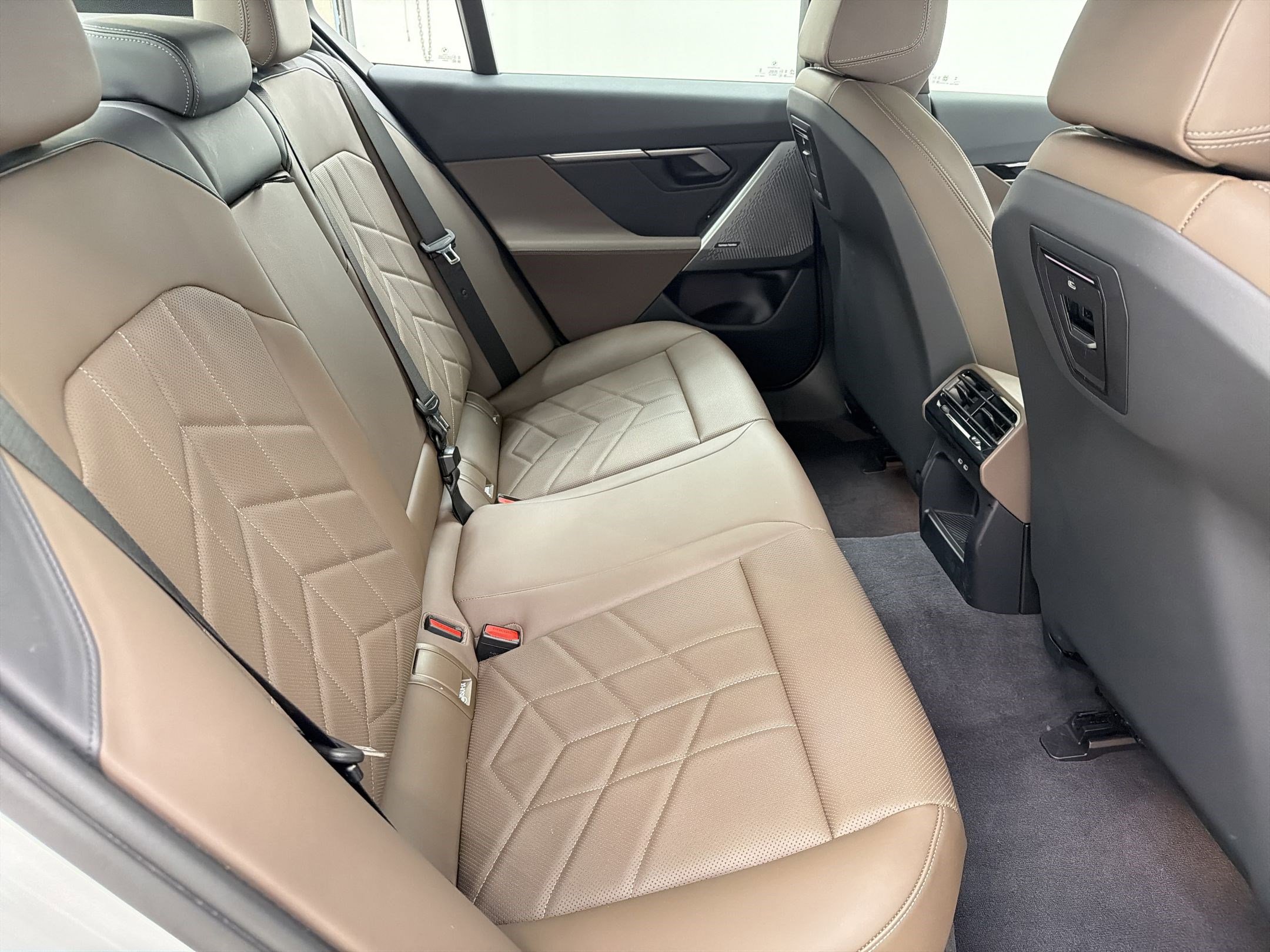 Certified 2024 BMW i5 eDrive40i w/ M Sport Package image 29