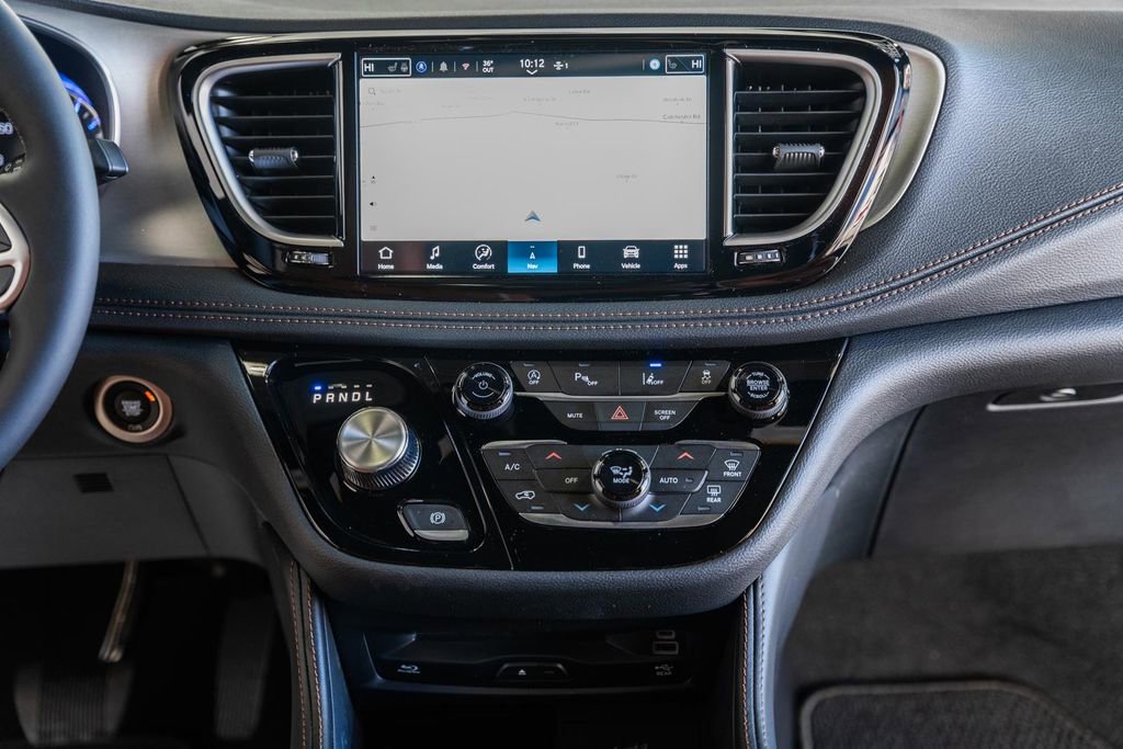 New 2026 Chrysler Pacifica Pinnacle image 21