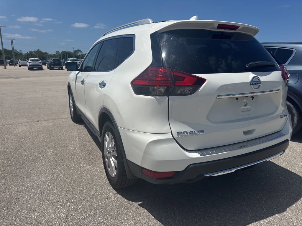 Used 2017 Nissan Rogue SV image 6