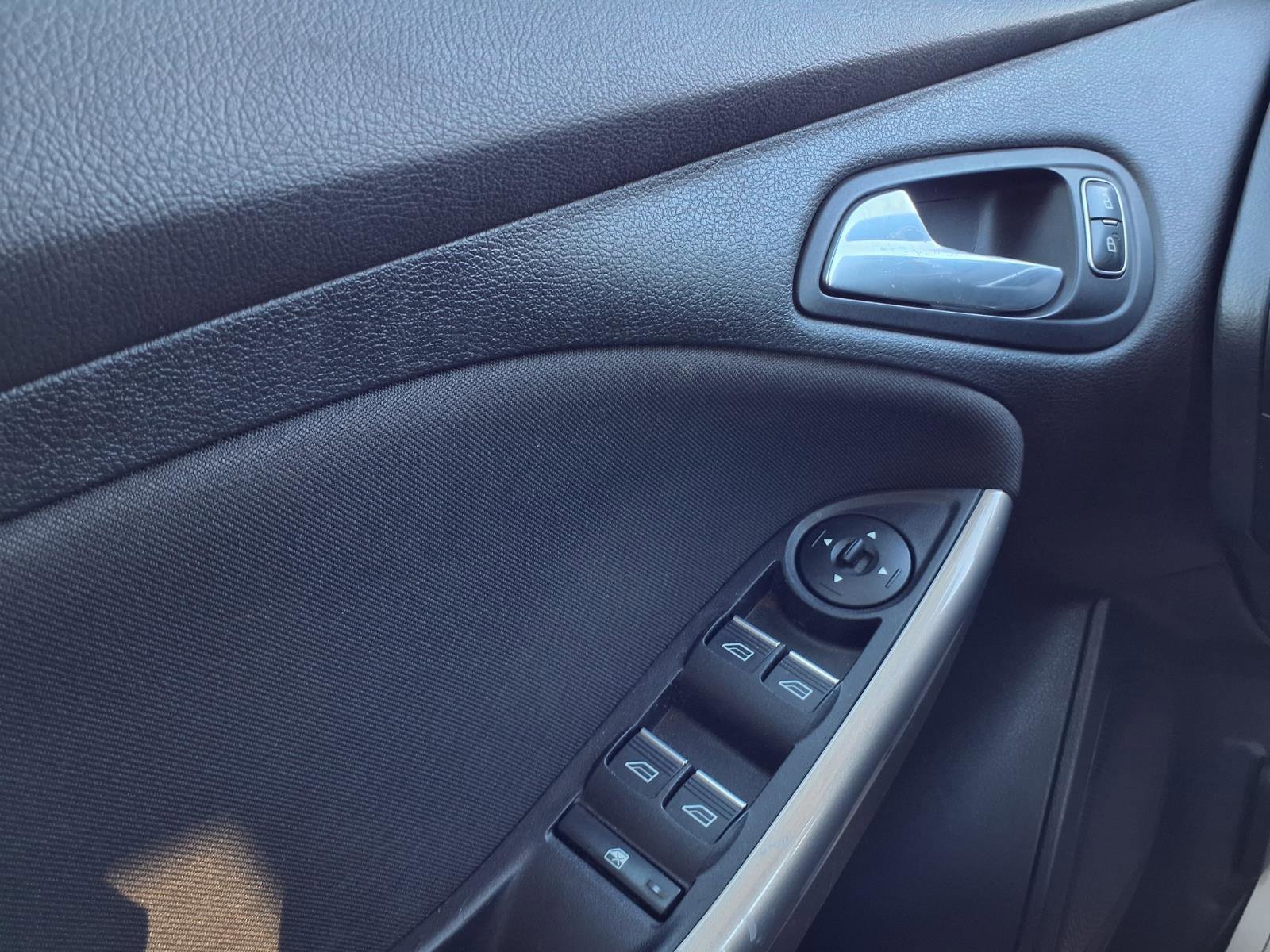 Used 2018 Ford Focus Titanium image 20