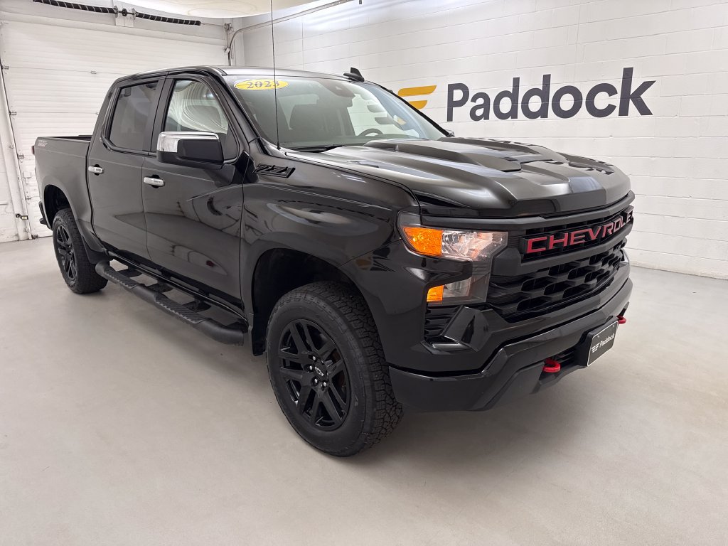 Used 2023 Chevrolet Silverado 1500 Custom Trail Boss w/ LPO, Dark Essentials Package AWD/4WD image 17