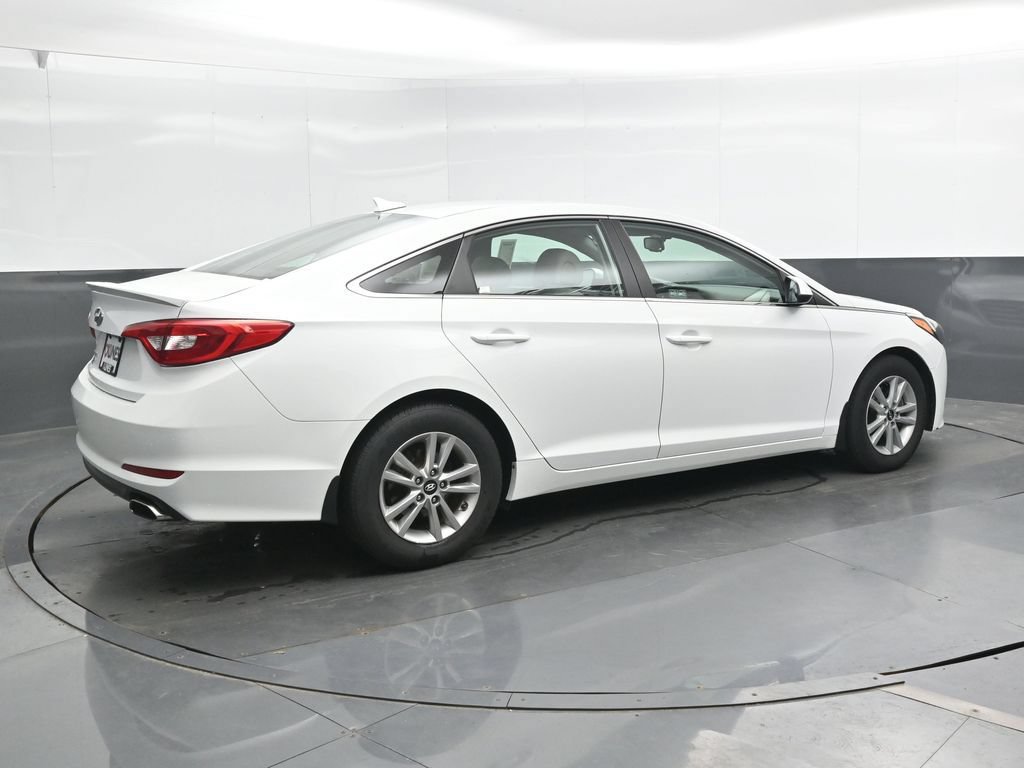 Used 2016 Hyundai Sonata SE FWD image 3