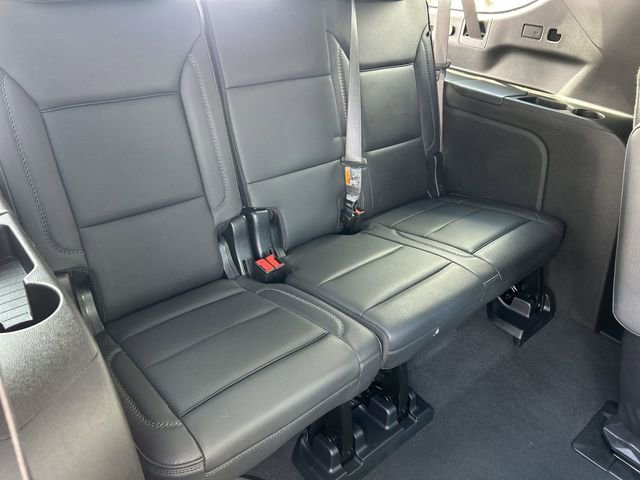 Used 2025 GMC Yukon XL Denali AWD/4WD image 15