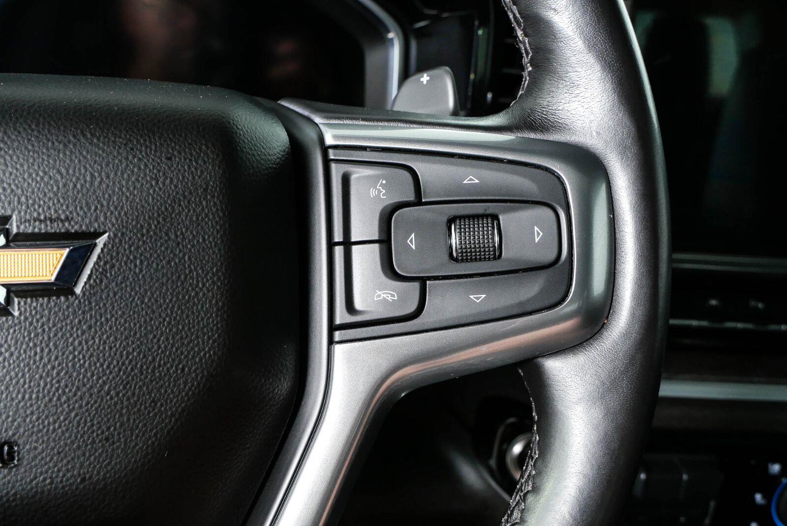 Used 2022 Chevrolet Silverado 1500 LTZ w/ LTZ Convenience Package II AWD/4WD image 12