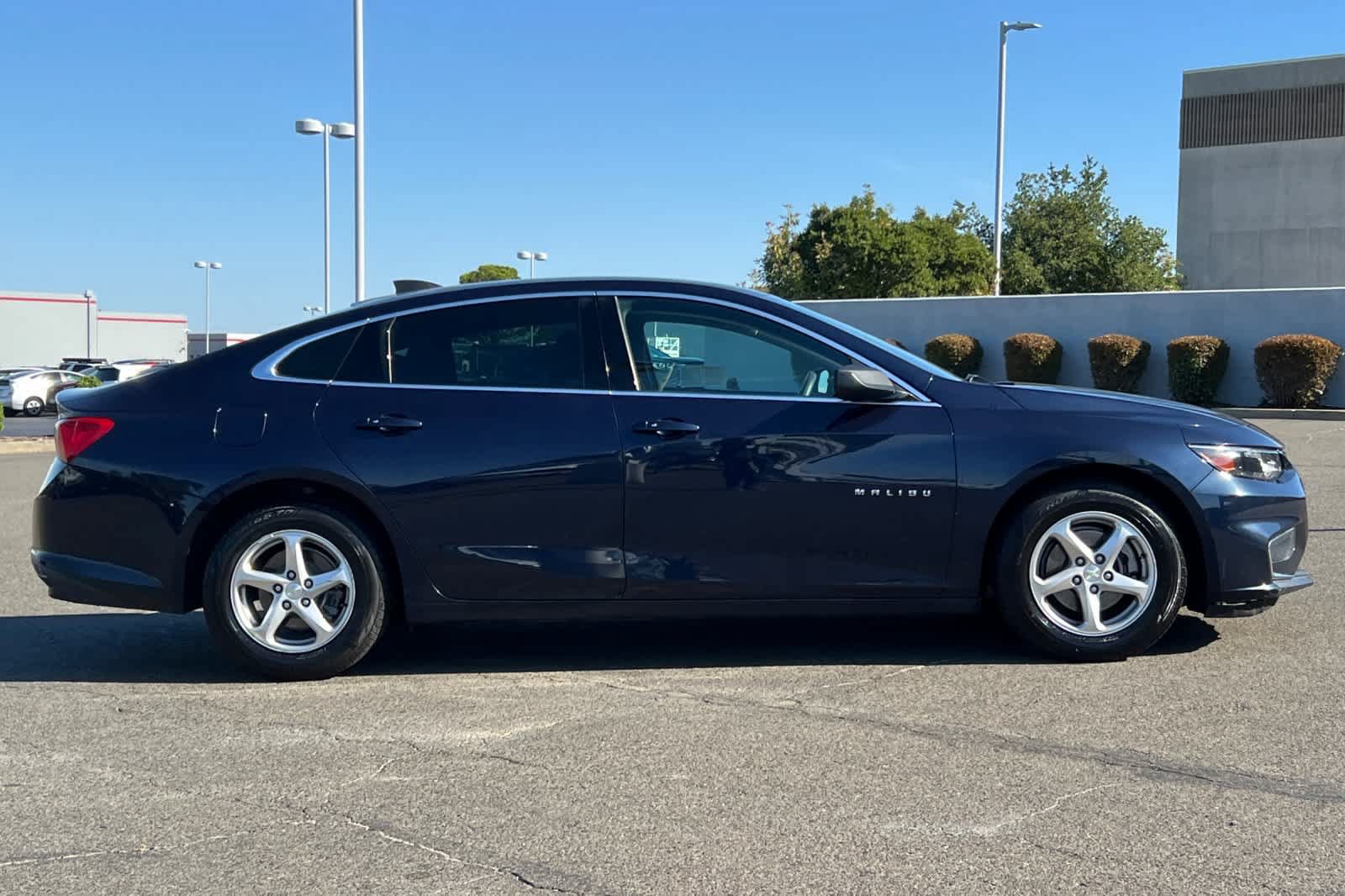 Used 2017 Chevrolet Malibu LS FWD image 6