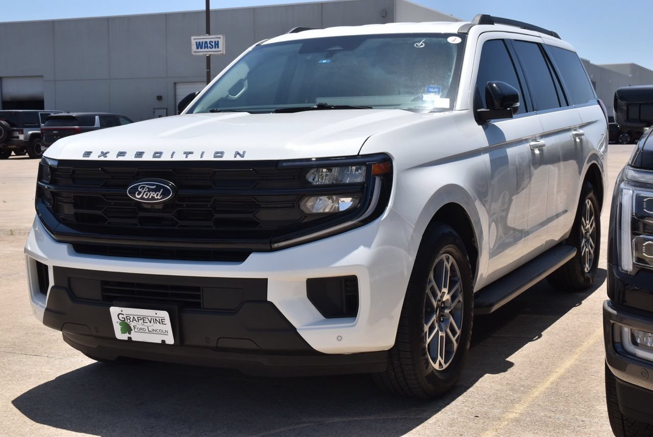 Certified 2026 Ford Expedition Active RWD image 2