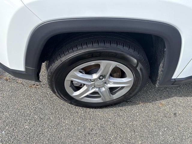 Used 2024 Jeep Compass Latitude image 12