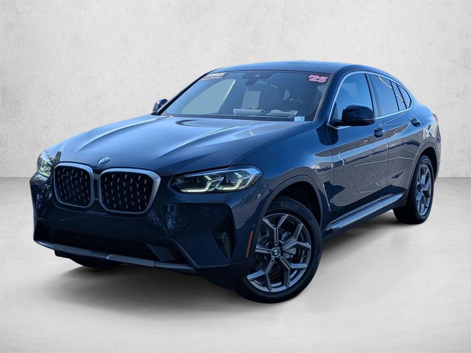 Used 2025 BMW X4 xDrive30i AWD/4WD image 1