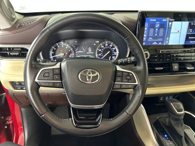 Used 2022 Toyota Highlander Platinum image 14