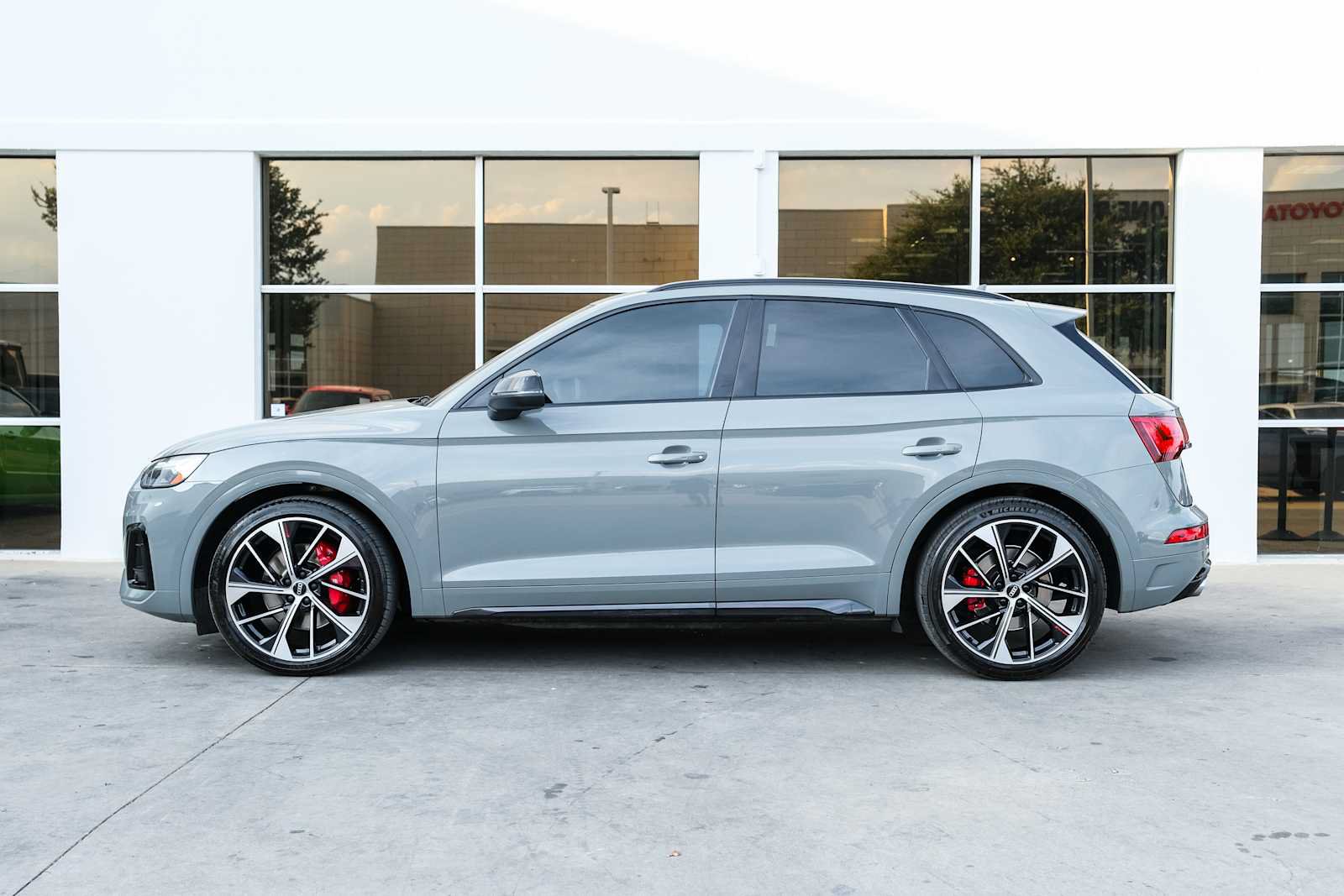 Used 2021 Audi SQ5 Premium Plus w/ Premium Plus Package AWD/4WD image 18