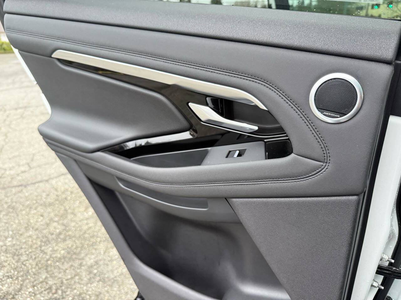 Used 2020 Land Rover Range Rover Evoque S image 53