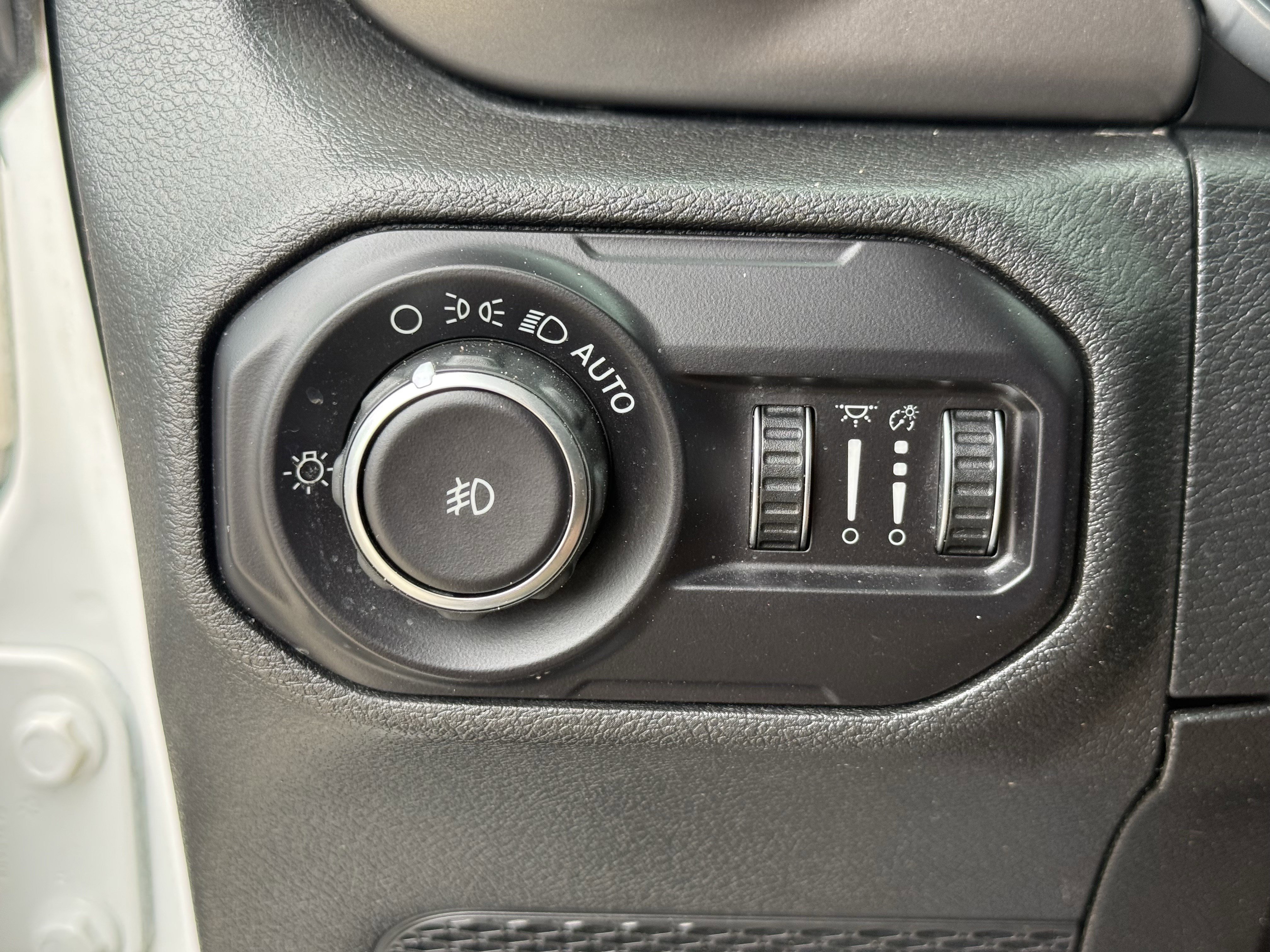 Used 2018 Jeep Wrangler Unlimited Rubicon AWD/4WD image 24
