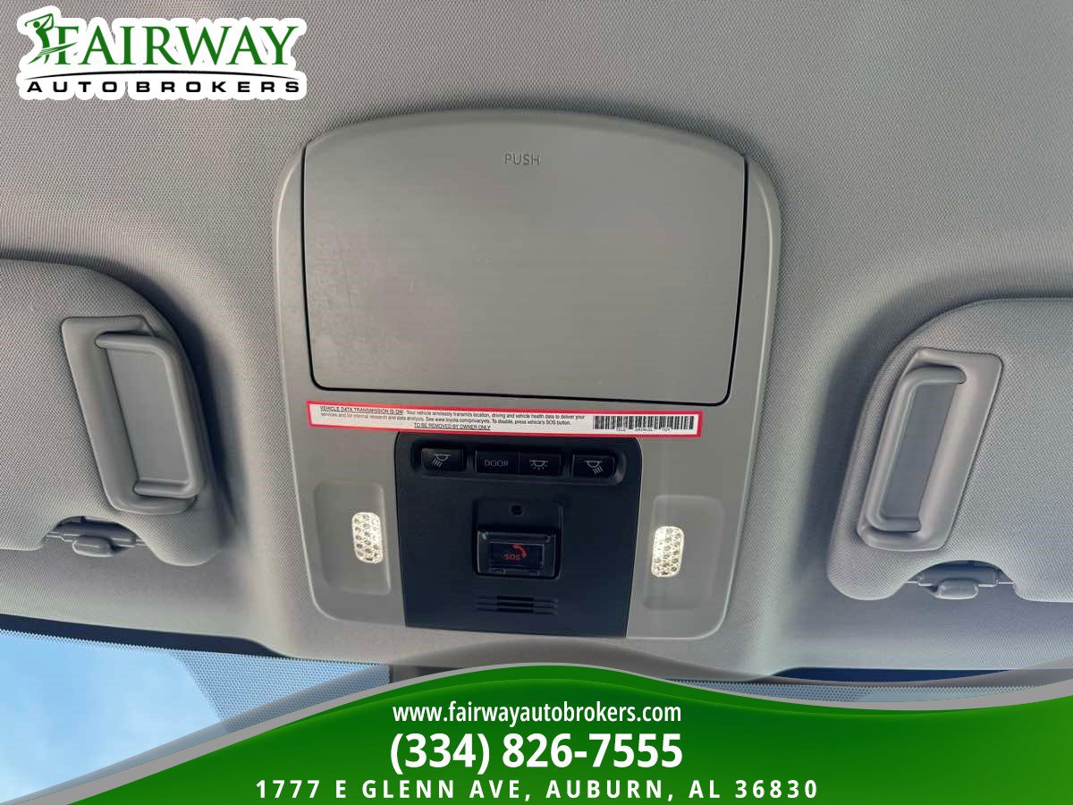 Used 2022 Toyota Camry XLE FWD image 24