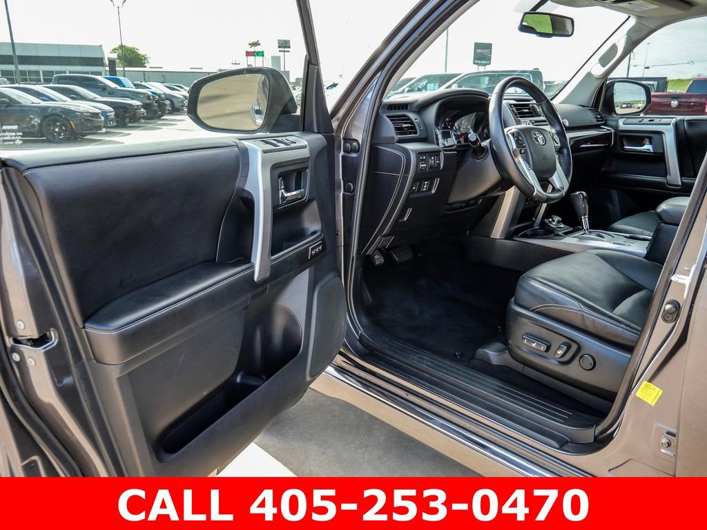 Used 2015 Toyota 4Runner Limited AWD/4WD image 29