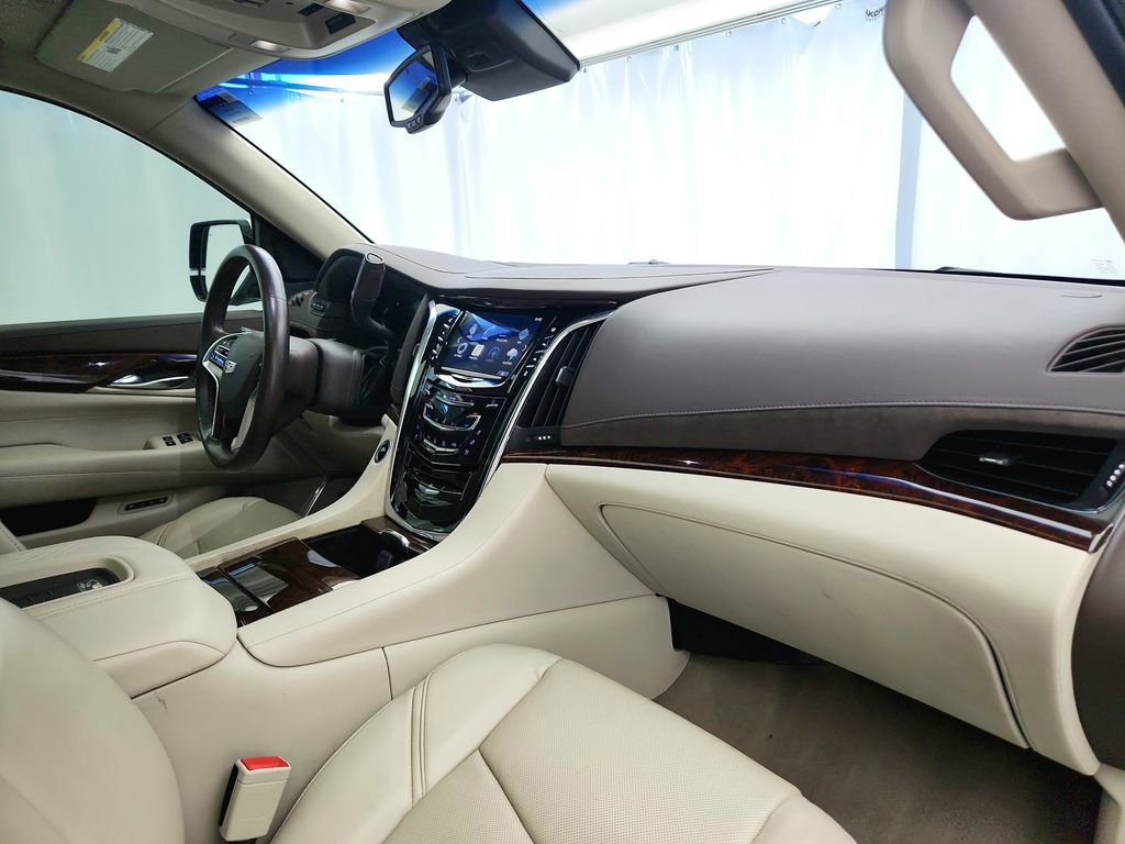 Used 2016 Cadillac Escalade Premium image 35