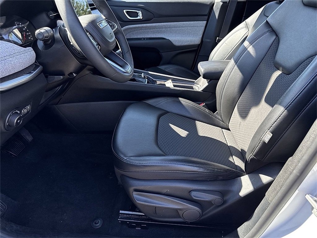 Used 2022 Jeep Compass Latitude image 13