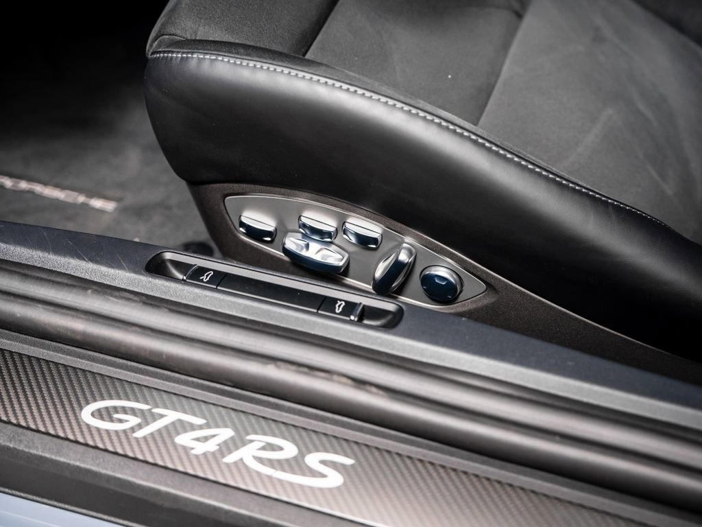 Used 2024 Porsche 718 Cayman GT4 RS image 32