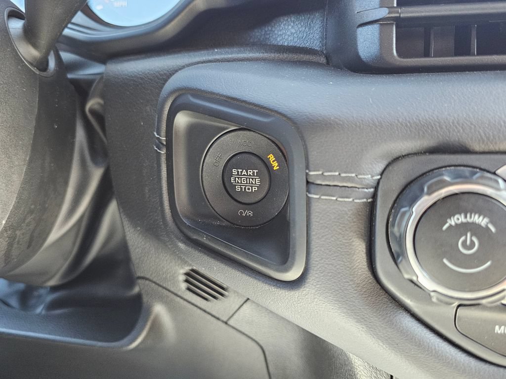 Used 2025 Jeep Wrangler Unlimited Rubicon AWD/4WD image 28