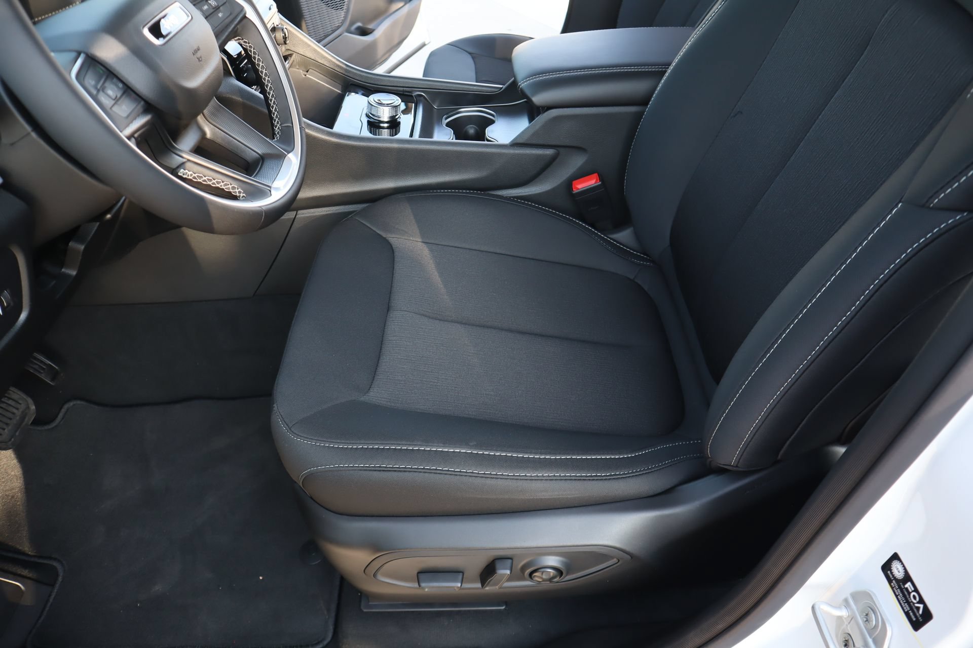 New 2026 Jeep Grand Cherokee Laredo AWD/4WD image 10