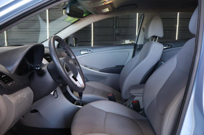 Used 2013 Hyundai Accent SE image 13