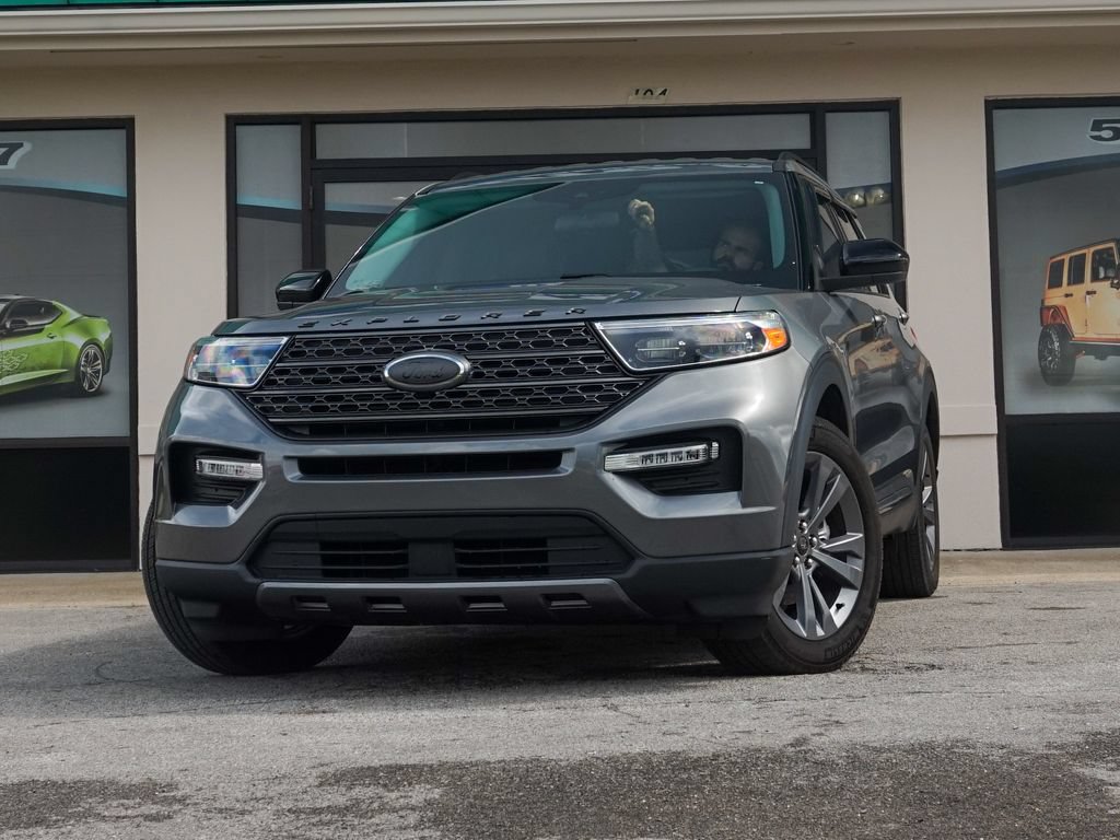 Used 2022 Ford Explorer XLT w/ Equipment Group 202A AWD/4WD image 6